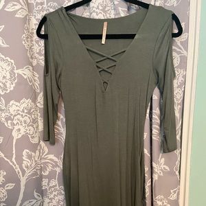 Green long sleeve dress